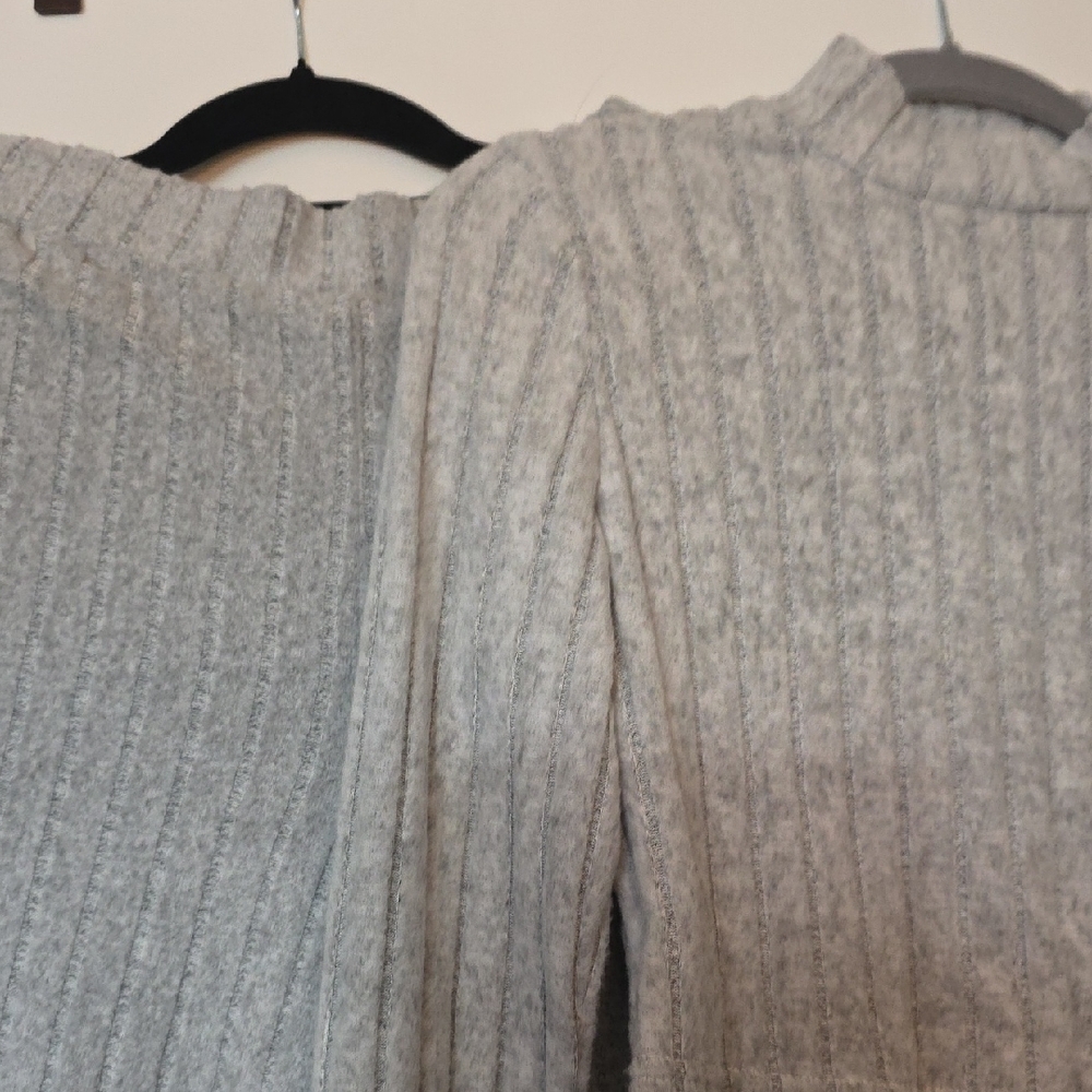 Gray Ribbed Set Pants And Sweater Medium